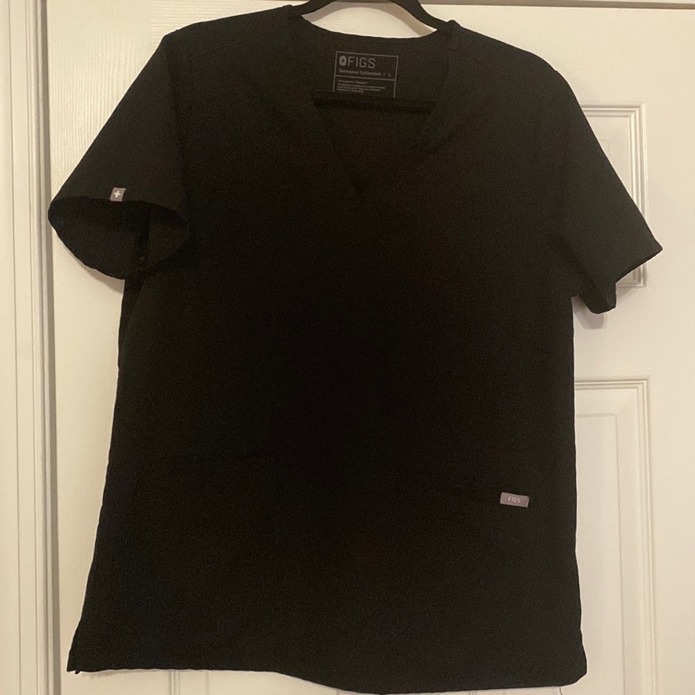 Figs - Women’s Black Casma Three-Pocket Scrub Top - Large